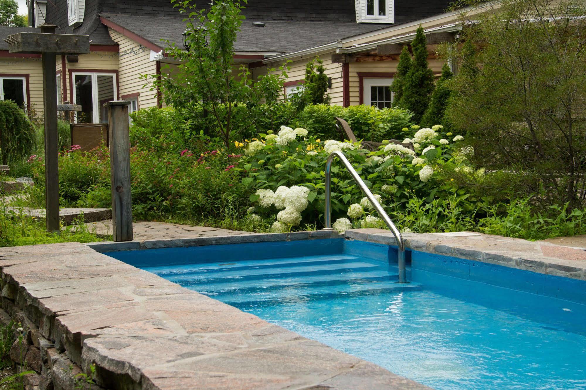 Hotel Relais St-Denis Saint-Sauveur-des-Monts Exterior foto
